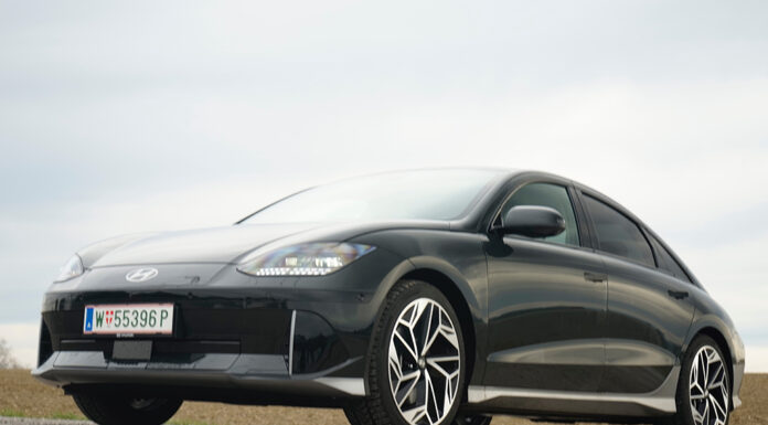 Autobahntauglicher Luxus-Stromer