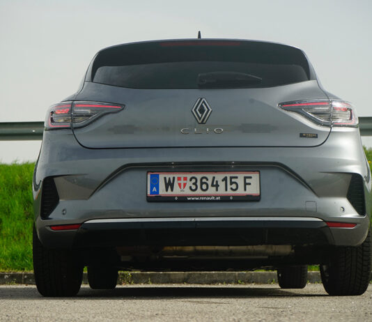 Hybrid-Antrieb verleiht Flügel