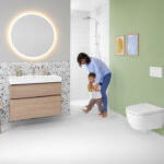Geberit Familienbad mit Geberit AquaClean Alba Dusch-WC mit Models