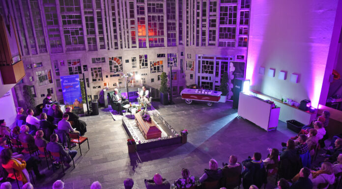 Krimilesung am Hauptfriedhof St. Pölten