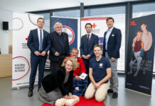 „Fit4Reanimation“ trainiert in der Schule Wiederbelebung