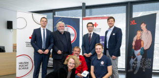 „Fit4Reanimation“ trainiert in der Schule Wiederbelebung