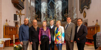 Lichtkunst begeistert Menschen in Baden – fulminantes Eröffnungsevent