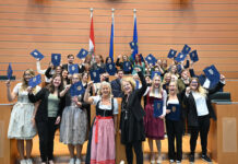 Erste Absolventinnen und Absolventen des Lehrganges „Sozialbetreuungsberufe im ländlichen Raum“