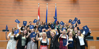 Erste Absolventinnen und Absolventen des Lehrganges „Sozialbetreuungsberufe im ländlichen Raum“