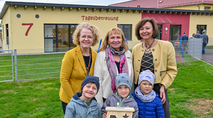 Eröffnung der Erweiterung des Kindergartens in Vitis