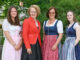 Schülerinnen schneidern eigenes Dirndl an Fachschule Warth