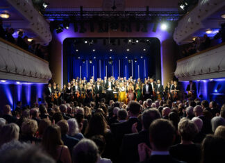 Fulminante Eöffnung in Wiener Neustadt