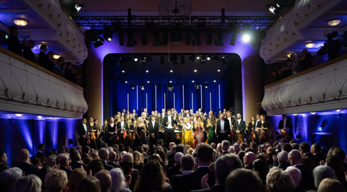 Fulminante Eöffnung in Wiener Neustadt