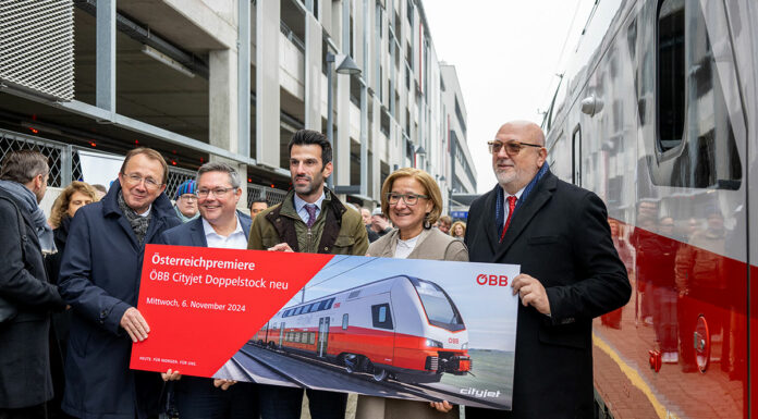 Neuer ÖBB-Cityjet Doppelstock in St. Pölten präsentiert