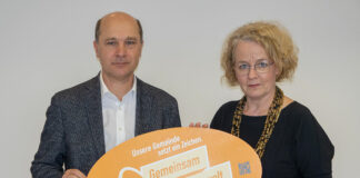 Gegen Gewalt an Frauen: Gemeinden vor den Vorhang