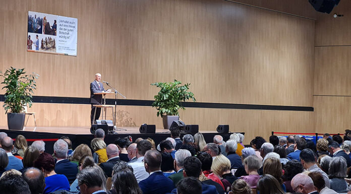 1.316 Besucher beim Kongress von Jehovas Zeugen in Wieselburg