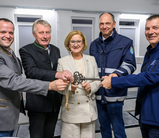 KFZ-Prüfstelle Amstetten um Prüfhalle erweitert