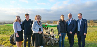 Feldroboter an den Fachschulen Edelhof und Obersiebenbrunn im Praxiseinsatz