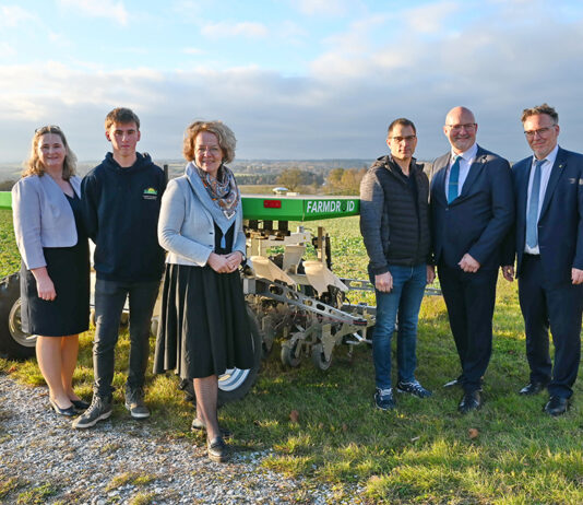 Feldroboter an den Fachschulen Edelhof und Obersiebenbrunn im Praxiseinsatz