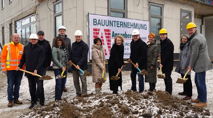 Spatenstich für Ausbau der Kinderbetreuung in Steinakirchen am Forst