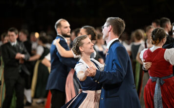 Ein fulminanter Auftakt für die Ballsaison 2025