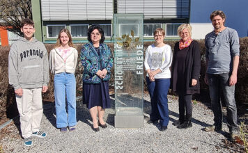 MS Seitenstetten: Zeitzeugenprojekt trifft „Friedensrose“