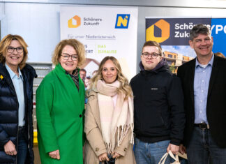 Schlüsselübergabe der neuen Wohnhausanlage in Stockerau