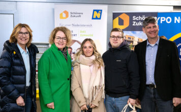 Schlüsselübergabe der neuen Wohnhausanlage in Stockerau