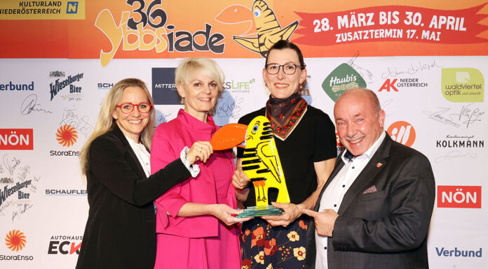 Der Ybbser Spaßvogel hebt ab – neue Heimat bei Martina Schwarzmann in Oberbayern!