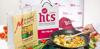 Schaukochen am Markt am St. Pöltner Domplatz