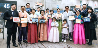 Im März 2025 zwei Bibelübersetzungen in Gebärdensprache veröffentlicht