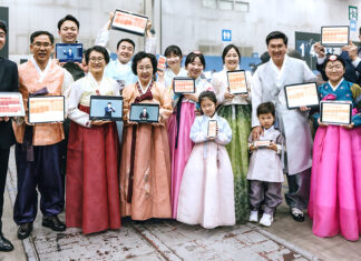 Im März 2025 zwei Bibelübersetzungen in Gebärdensprache veröffentlicht