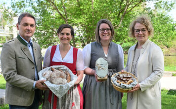 Frischgebackene Brotsommelière an Fachschule Pyhra