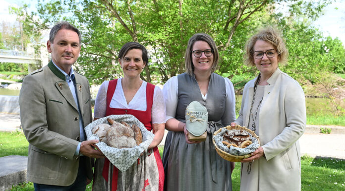 Frischgebackene Brotsommelière an Fachschule Pyhra