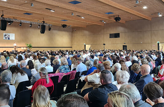 Kongress von Jehovas Zeugen in Wieselburg begeisterte 1.322 Besucher