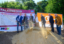 Spatenstich für nachhaltigen Wohnbau – Zehn moderne Reihenhäuser entstehen in Falkenstein