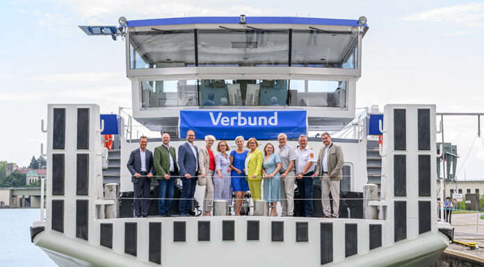 Neues Verbund-Arbeitsschiff „Donau 1“ beim Donaukraftwerk Ybbs-Persenbeug getauft