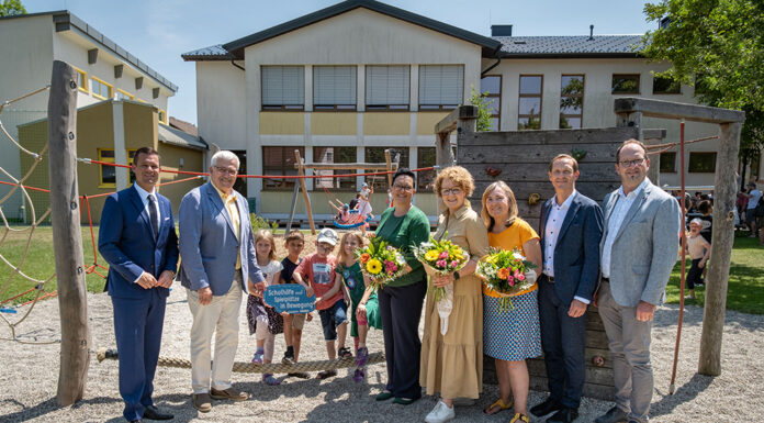 VS Persenbeug-Gottsdorf: Neugestalteter Schulfreiraum wurde eröffnet
