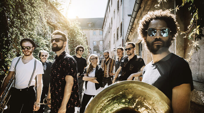 Wieselburg feiert die Lebensfreude: „hiesige & dosige“ Festival lockt mit Weltmusik und Tanz