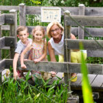 Buntes Ferienprogramm für die ganz Familie in den „Natur im Garten“ Schaugärten