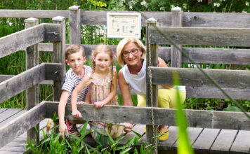 Buntes Ferienprogramm für die ganz Familie in den „Natur im Garten“ Schaugärten
