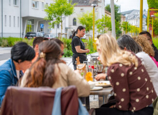 Erster Schanigarten am neuen Promenadenring in St. Pölten eröffnet