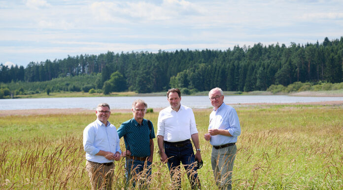 Exkursion bringt Einblicke in möglichen Nationalpark Kampwald