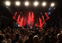 Musikfestival „hiesige & dosige“ 2025: Nik West glänzte als Star im Wieselburger Schlosspark