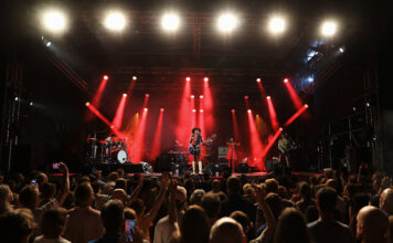 Musikfestival „hiesige & dosige“ 2025: Nik West glänzte als Star im Wieselburger Schlosspark