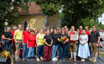 Feierliche Eröffnung des Pöverdinger Dorfplatzls
