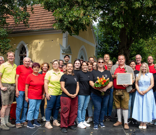 Feierliche Eröffnung des Pöverdinger Dorfplatzls