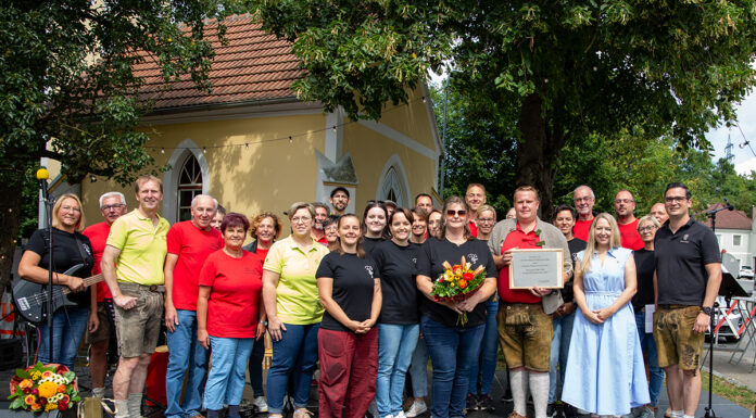 Feierliche Eröffnung des Pöverdinger Dorfplatzls
