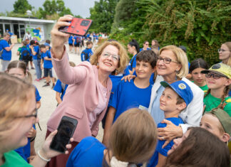 Rund 210.000 Schülerinnen und Schüler und über 22.000 Lehrkräfte starten heute in das neue Schuljahr