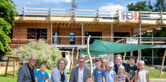 Gleichenfeier für den Ausbau der Kinderbetreuung in Groß Gerungs