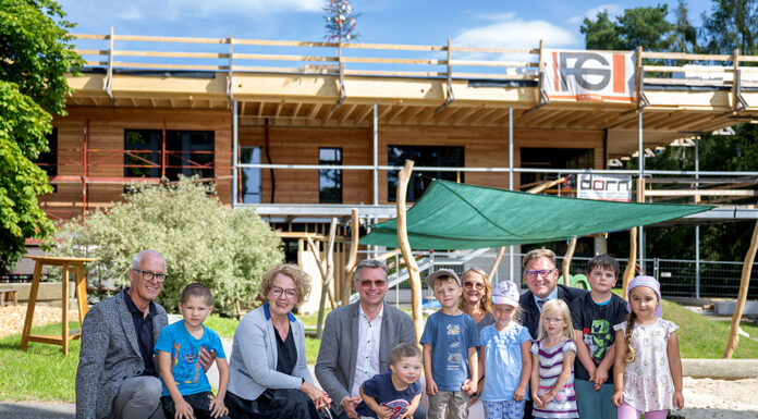 Gleichenfeier für den Ausbau der Kinderbetreuung in Groß Gerungs