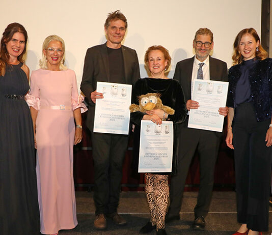 BAfEP Amstetten bekommt Österreichischen Kinderschutzpreis verliehen
