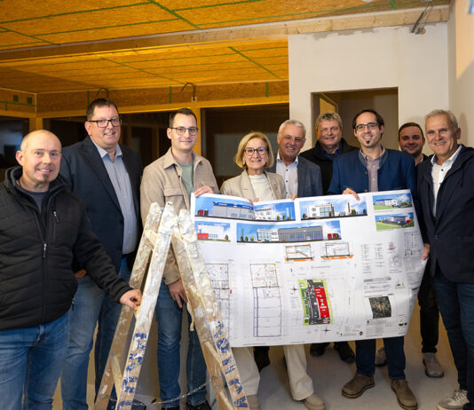 Medibox und Fensterbauer: Zwei neue Unternehmen im ecoplus Wirtschaftspark Schrems