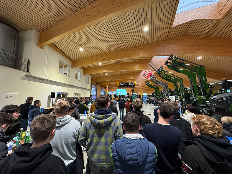 Zahlreiche Landwirt:innen und auch eine Klasse des Francisco Josephinum, der größten landwirtschaftlichen Schule Österreichs, zeigten Interesse am Wissensaustausch bei dem Event.